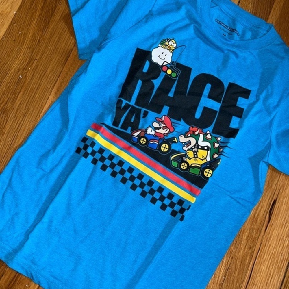 Mario Kart size M race t shirt EUC .